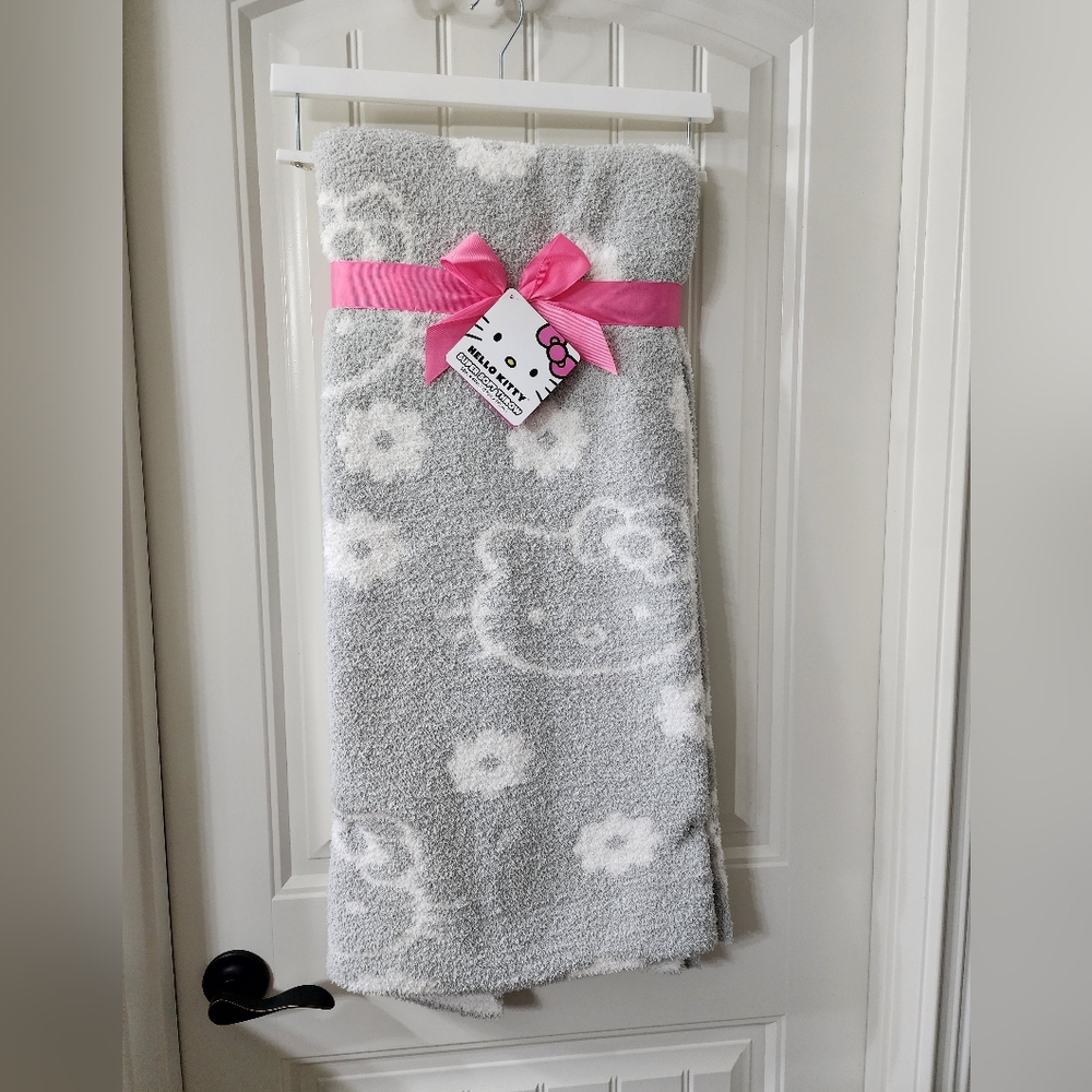 Hello Kitty gray viral throw blanket